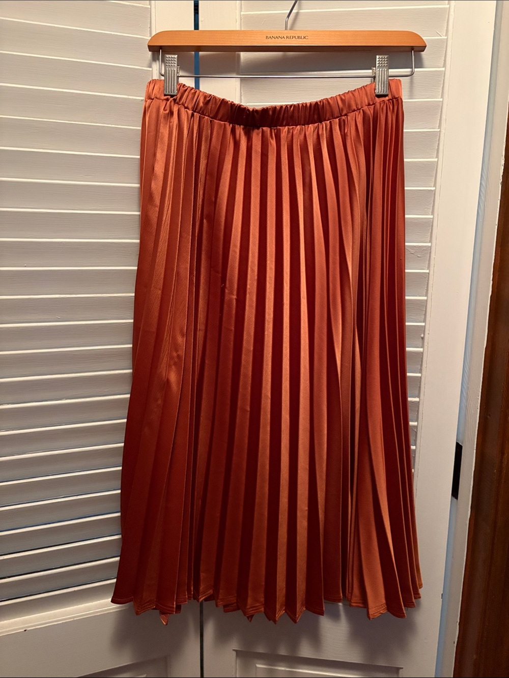 Solitaire Pleated Midi Skirt - Rust Orange